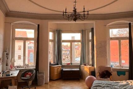 Großes sonniges WG-Zimmer in belebter 6er WG | Altbau mit Balkon 1 zimmer