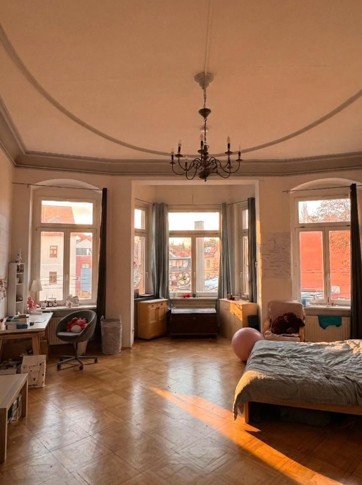 Großes sonniges WG-Zimmer in belebter 6er WG | Altbau mit Balkon 1 zimmer