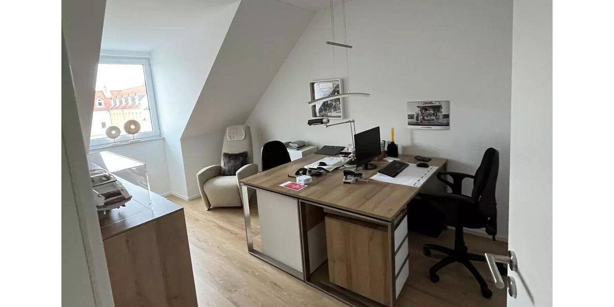 Dachgeschoßwohnung Schweinfurt Gartenstadt - 4 Zimmer, 98 m&sup2;, 1.190&euro; | Angebot:25990721