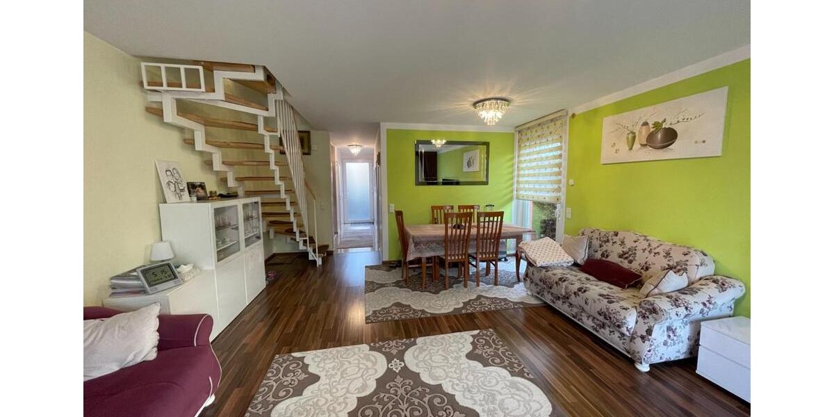 Reihenhaus Berlin Spandau - 5 Zimmer, 142 m&sup2;, 2.700&euro; | Angebot:24382711