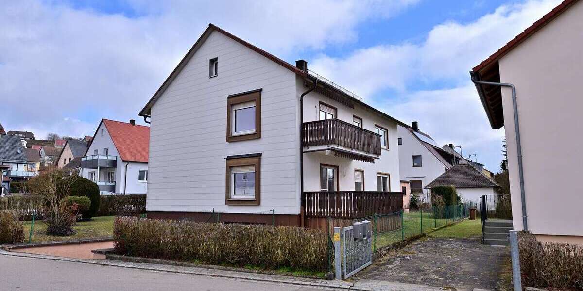 Etagenwohnung Herrieden - 3.5 Zimmer, 82 m&sup2;, 950&euro; | Angebot:26081135