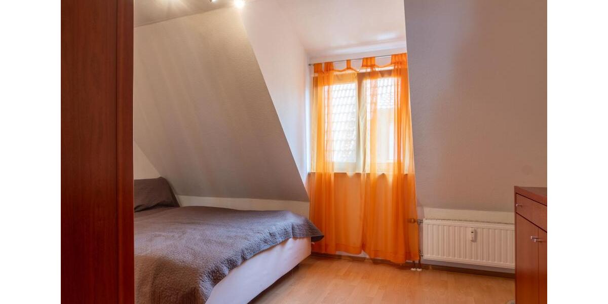 3-Zimmer-Maisonette-Wohnung mit TV, Wlan, Küche mit Essplatz, Galerie, BadWc, Waschmaschine, Parkplatz und Balkon 3 zimmer