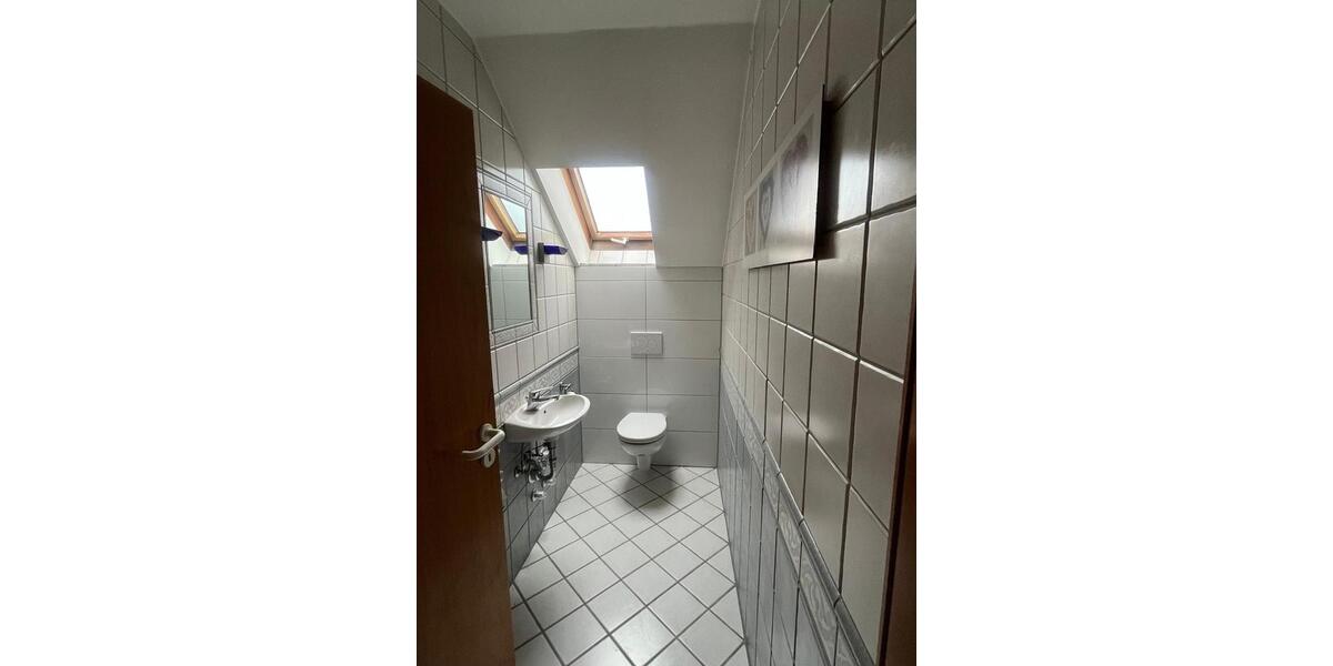 Dachgeschoßwohnung Künzell - 4 Zimmer, 160 m&sup2;, 1.390&euro; | Angebot:23555126