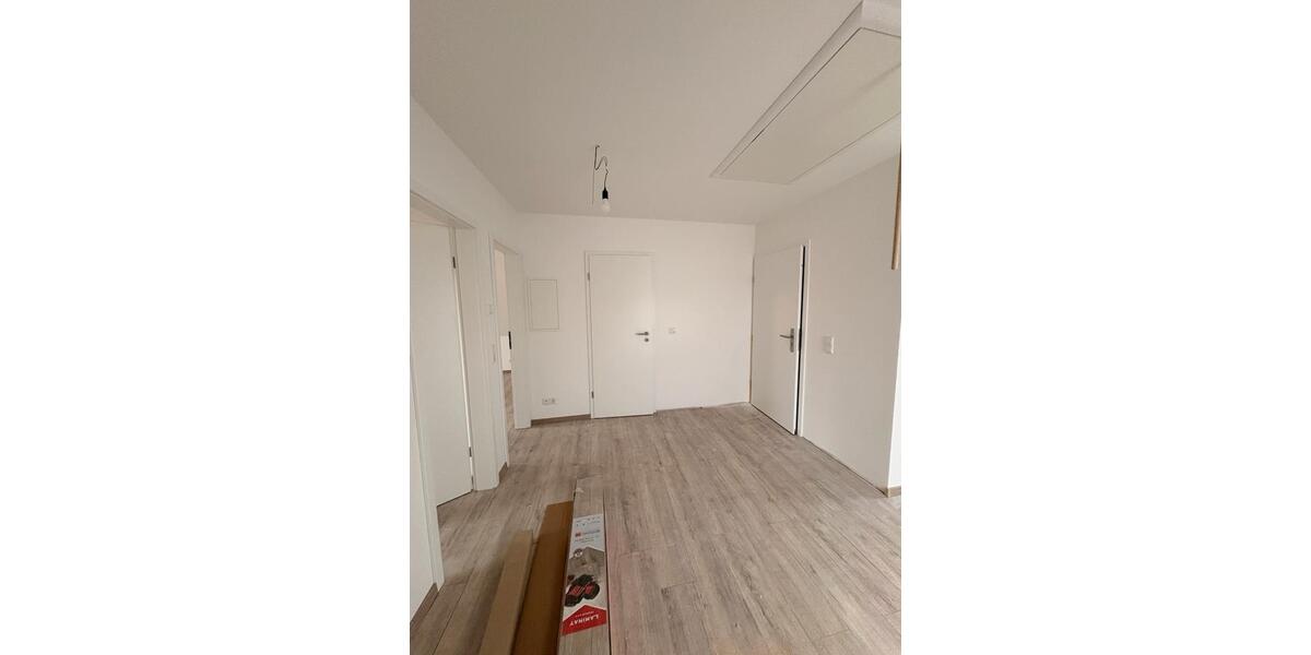Dachgeschoßwohnung Laatzen - 3 Zimmer, 69 m&sup2;, 1.000&euro; | Angebot:26670640