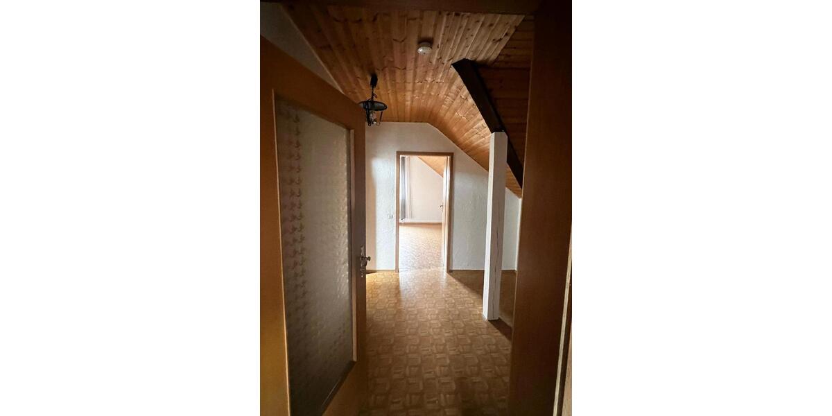 Dachgeschoßwohnung Bächingen an der Brenz - 2 Zimmer, 80 m&sup2;, 1.000&euro; | Angebot:24838625