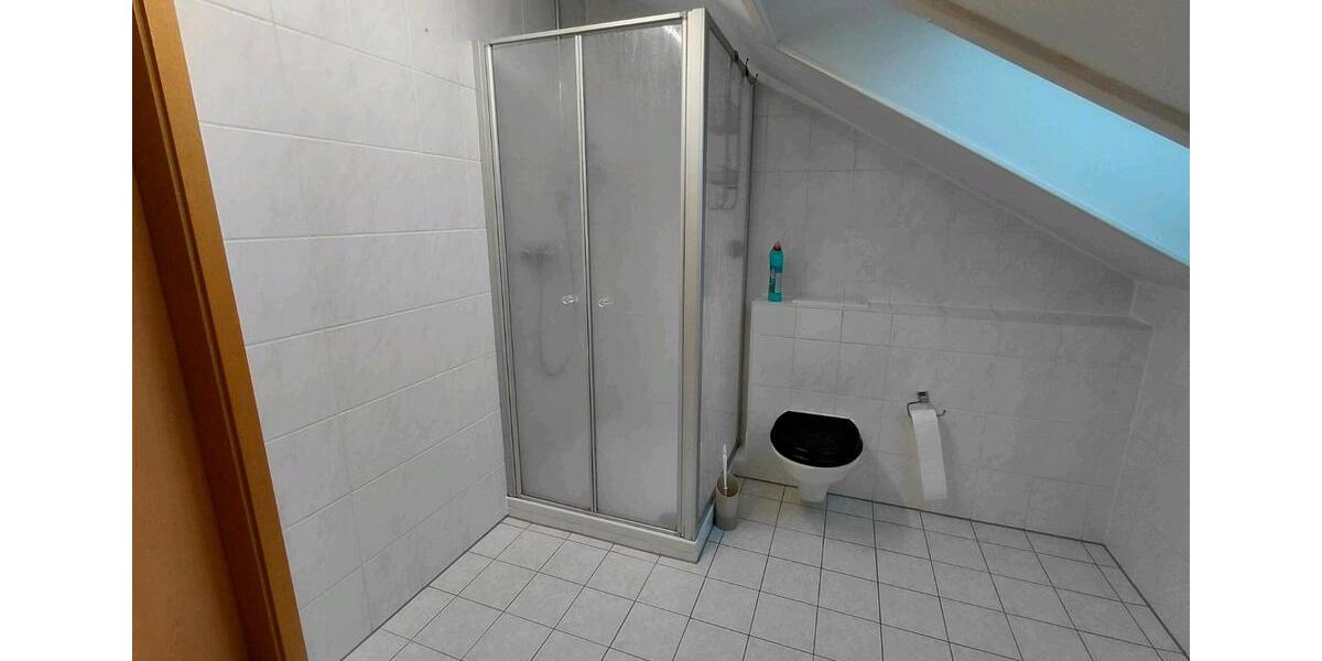 Dachgeschoßwohnung Wallersdorf - 2 Zimmer, 41 m&sup2;, 400&euro; | Angebot:26546186