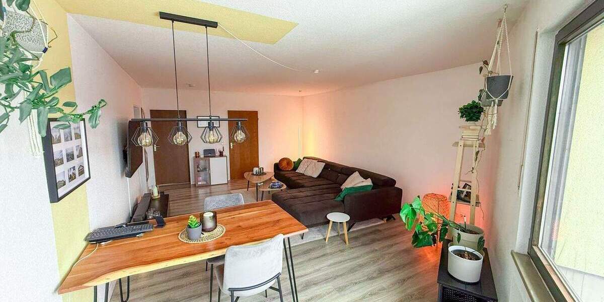 Etagenwohnung Tirschenreuth - 3 Zimmer, 87 m&sup2;, 660&euro; | Angebot:24855736