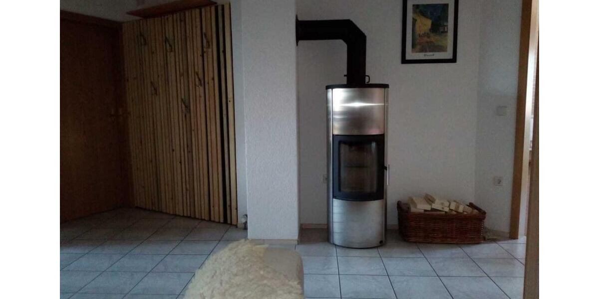 Dachgeschoßwohnung Gunningen - 3 Zimmer, 75 m&sup2;, 750&euro; | Angebot:25402476