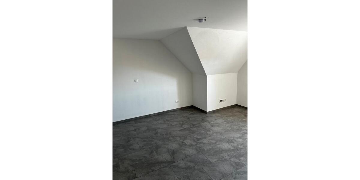 Dachgeschoßwohnung Lohr am Main - 5 Zimmer, 90 m&sup2;, 1.000&euro; | Angebot:26482745