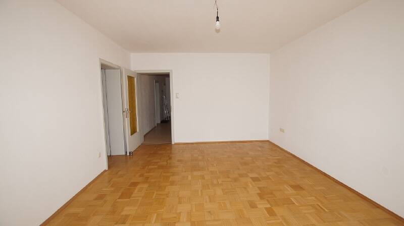 Etagenwohnung Straubing - 4 Zimmer, 93 m&sup2;, 750&euro; | Angebot:26597472