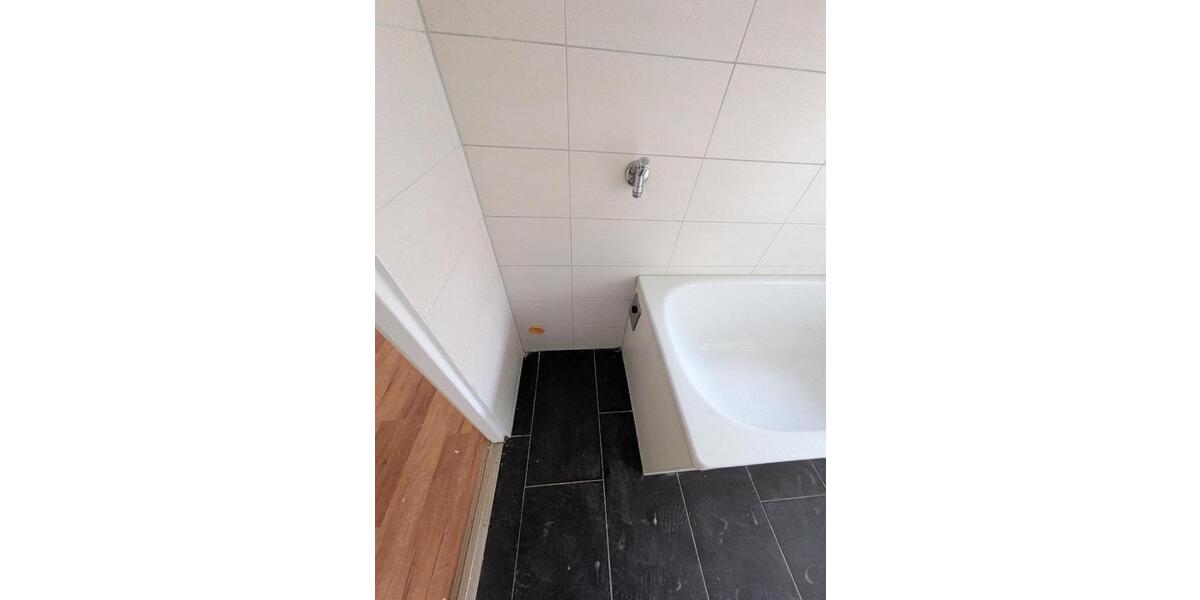 Erdgeschoßwohnung Limbach-Oberfrohna Oberfrohna - 3 Zimmer, 58 m&sup2;, 310&euro; | Angebot:25447497