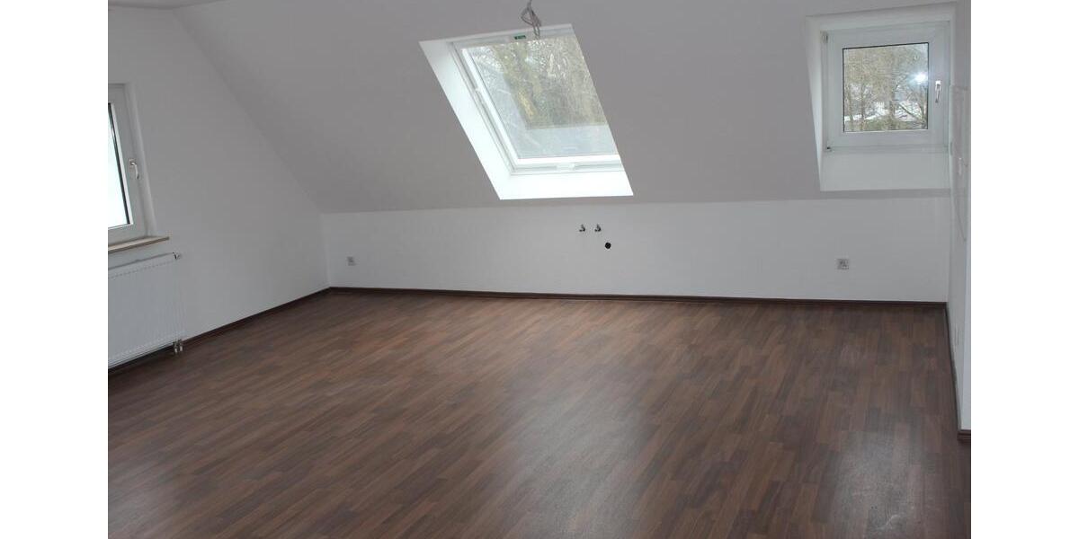 Dachgeschoßwohnung Herne Wanne - 2 Zimmer, 410 m&sup2;, 410&euro; | Angebot:24614886