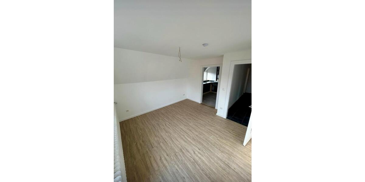 Dachgeschoßwohnung Nürnberg - 3 Zimmer, 60 m&sup2;, 800&euro; | Angebot:25185408