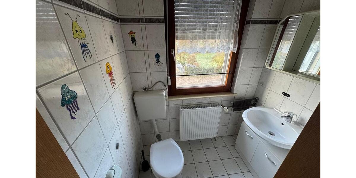 Etagenwohnung Neuental - 4 Zimmer, 85 m&sup2;, 840&euro; | Angebot:25932473