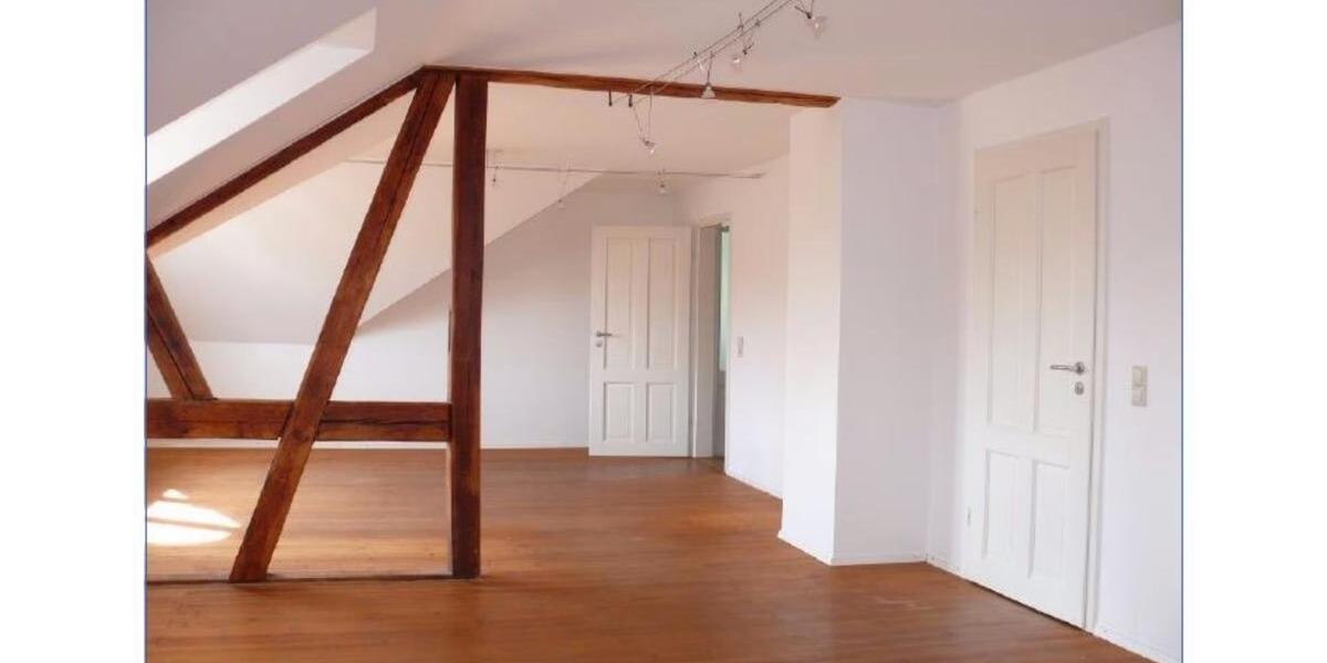 Dachgeschoßwohnung Rottweil - 4 Zimmer, 130 m&sup2;, 1.200&euro; | Angebot:26443361
