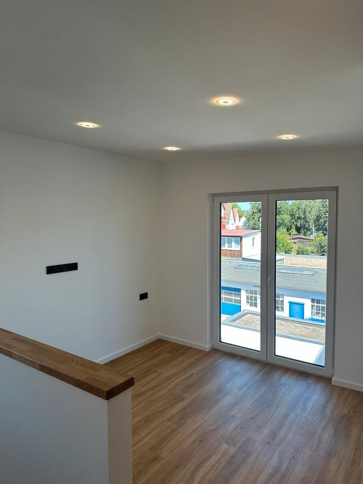 NeubauWohnung über 3 Etagen - perfekt für Singles und Paare.
