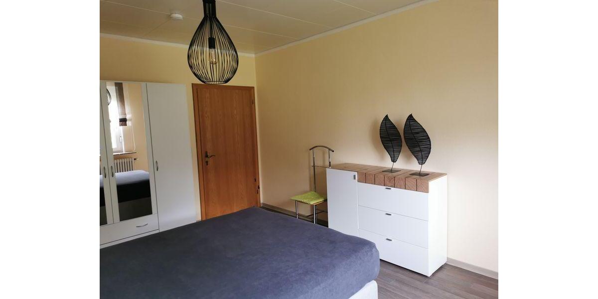 Wohnen auf Zeit Rinteln - 4 Zimmer, 90 m&sup2;, 390&euro; | Angebot:25999043