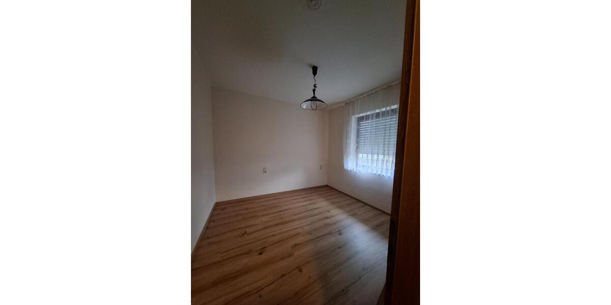 Erdgeschoßwohnung Hallstadt - 3.5 Zimmer, 110 m&sup2;, 1.150&euro; | Angebot:24325827