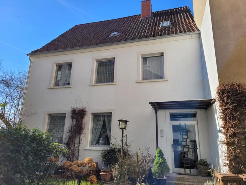 5 freie WG Zimmer zu je 350 € warm - Einfamilienhaus Innenstadt