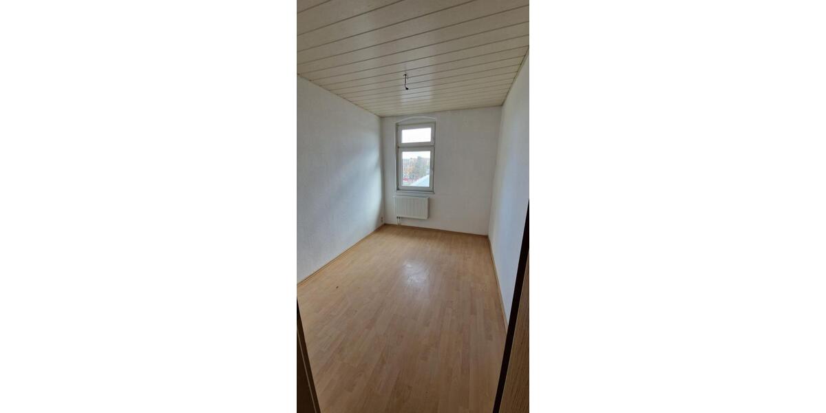 Dachgeschoßwohnung Weißenfels - 3 Zimmer, 56 m&sup2;, 350&euro; | Angebot:24438754