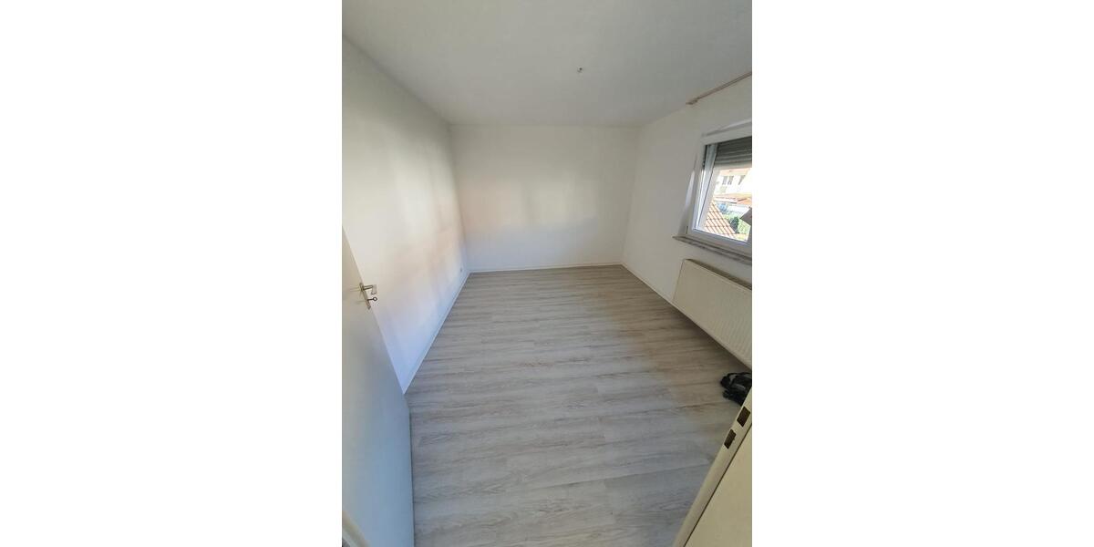 Etagenwohnung Lahr (Schwarzwald) - 3 Zimmer, 80 m&sup2;, 1.000&euro; | Angebot:26553628