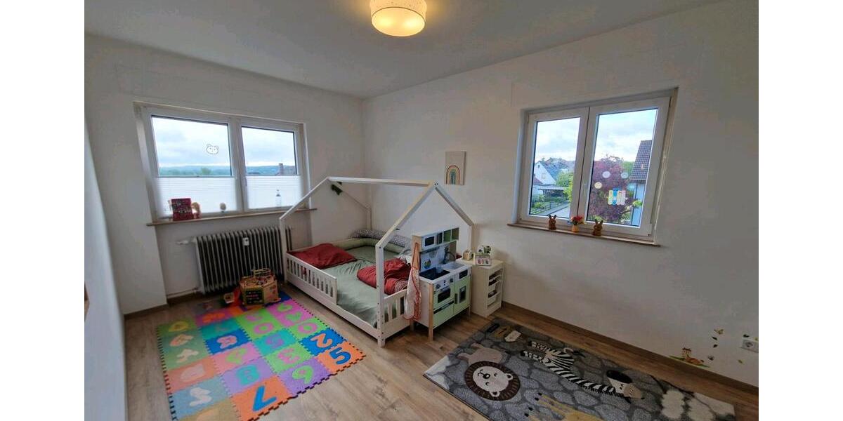 Etagenwohnung Solms - 4 Zimmer, 85 m&sup2;, 1.200&euro; | Angebot:26637462