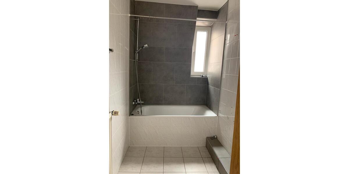 Dachgeschoßwohnung Duisburg Hamborn - 2 Zimmer, 70 m&sup2;, 750&euro; | Angebot:26494678