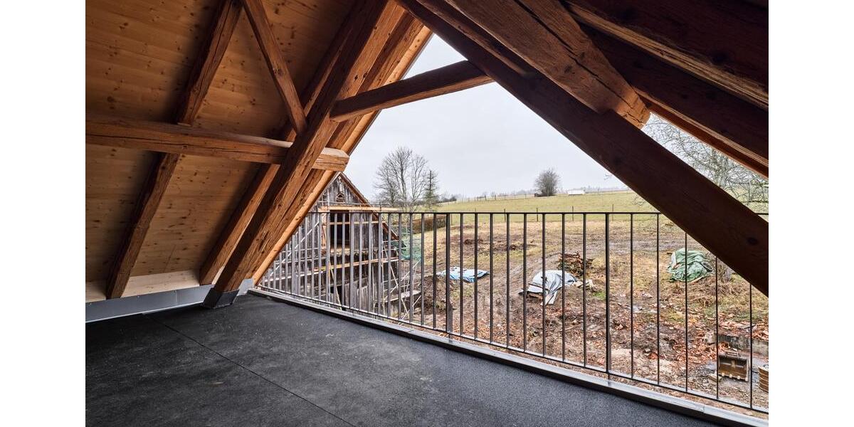 Dachgeschoßwohnung Weilheim - 4 Zimmer, 139 m&sup2;, 1.540&euro; | Angebot:26012944