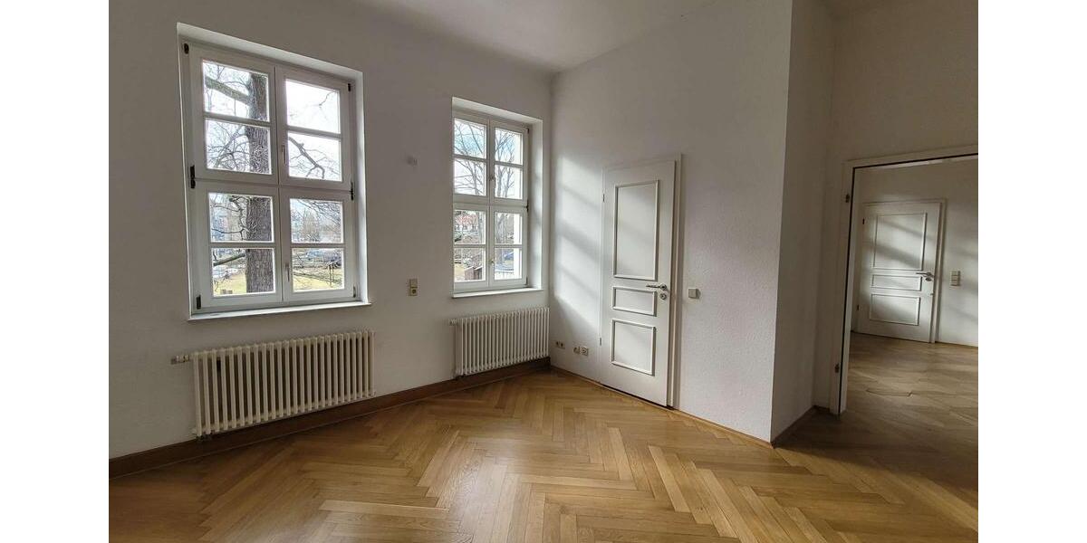 Etagenwohnung Gotha - 5 Zimmer, 152 m&sup2;, 1.200&euro; | Angebot:24997172
