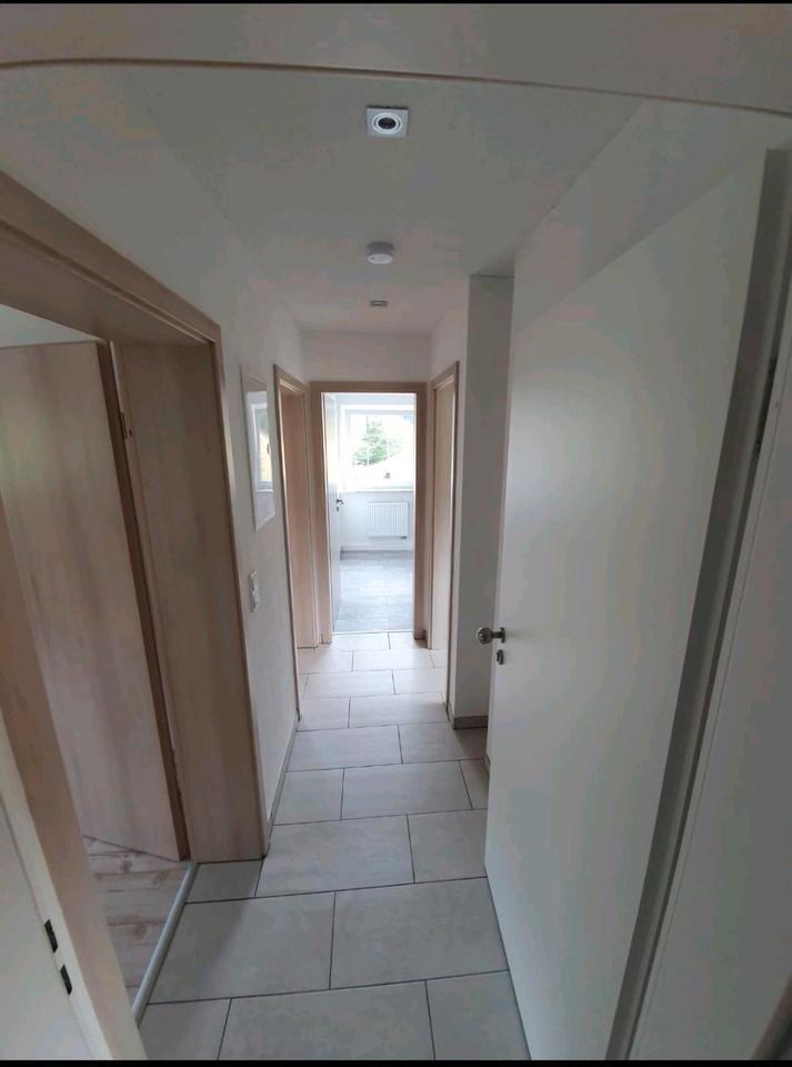 Schöne Dachgeschoss Wohnung zimmer