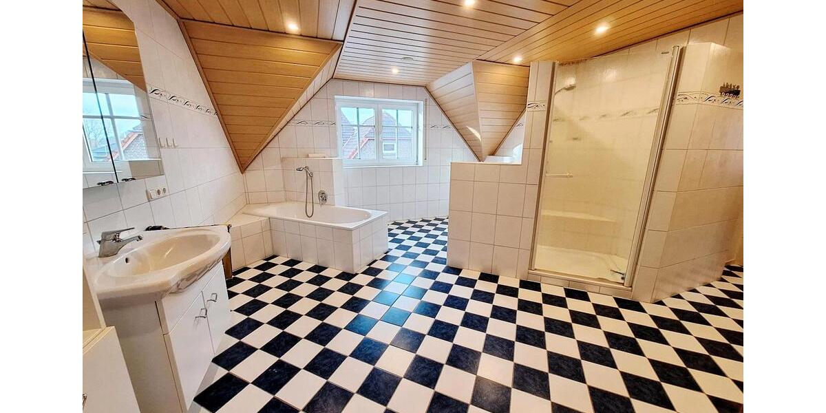 Dachgeschoßwohnung Barßel - 2 Zimmer, 106 m&sup2;, 650&euro; | Angebot:25613354