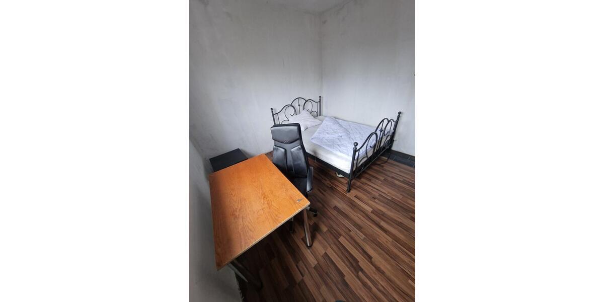 Wohnen auf Zeit Langenfeld (Rheinland) - 8 Zimmer, 150 m&sup2;, 550&euro; | Angebot:25550404