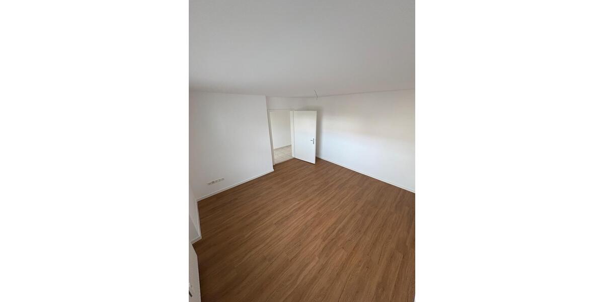 Etagenwohnung Burghausen - 2 Zimmer, 70 m&sup2;, 990&euro; | Angebot:25307819