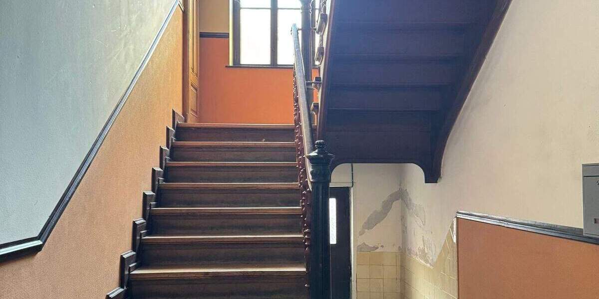 Etagenwohnung Saarbrücken St Johann - 4 Zimmer, 100 m&sup2;, 1.100&euro; | Angebot:24367917