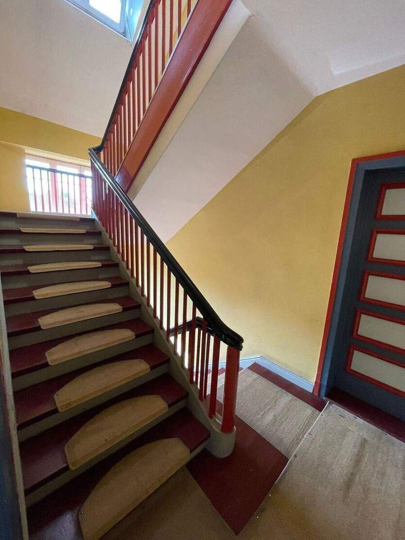 Sonnige 2-Zi-DG-Whg, Bj 2000, auf einem Altbau, 3. OG 2 zimmer