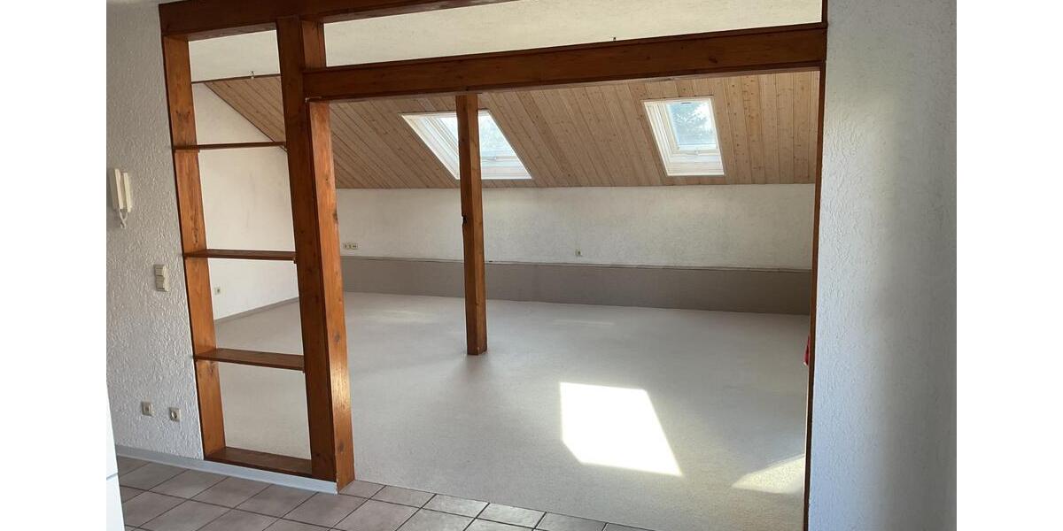 Dachgeschoßwohnung Herrenberg - 3.5 Zimmer, 99 m&sup2;, 1.150&euro; | Angebot:25941986