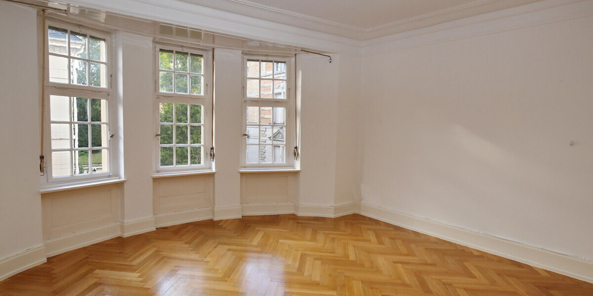 *** Altbauetage mit 210m² im Stadtzentrum *** 6 zimmer