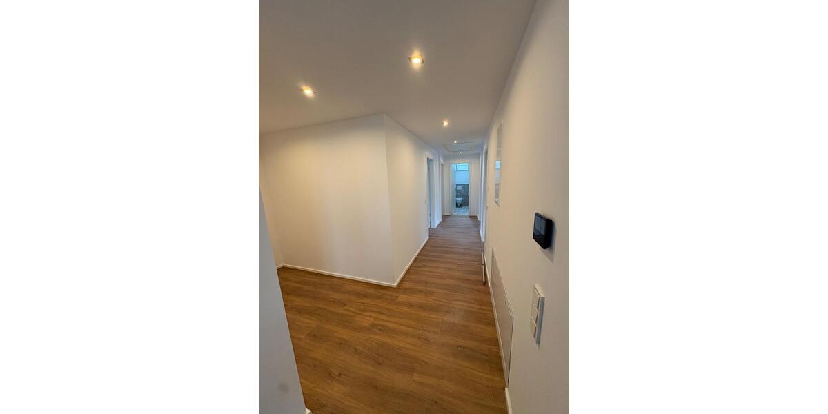 Dachgeschoßwohnung Weinheim - 3 Zimmer, 127 m&sup2;, 1.525&euro; | Angebot:24377941