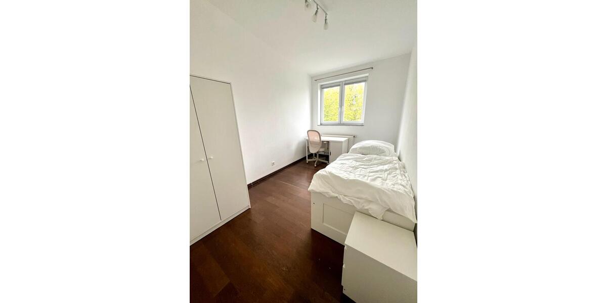 Etagenwohnung Düsseldorf Stadtbezirk 5 - 1 Zimmer, 12 m&sup2;, 660&euro; | Angebot:26552485