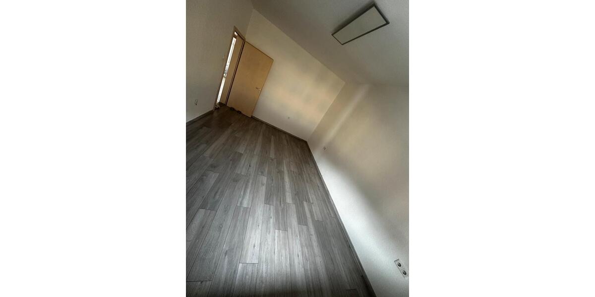 Etagenwohnung Weiden in der Oberpfalz - 3 Zimmer, 85 m&sup2;, 900&euro; | Angebot:26563227