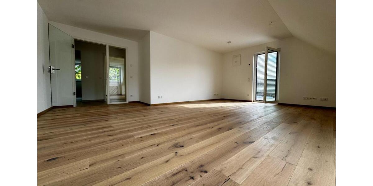 Dachgeschoßwohnung Dachau - 3 Zimmer, 93 m&sup2;, 1.990&euro; | Angebot:26645461