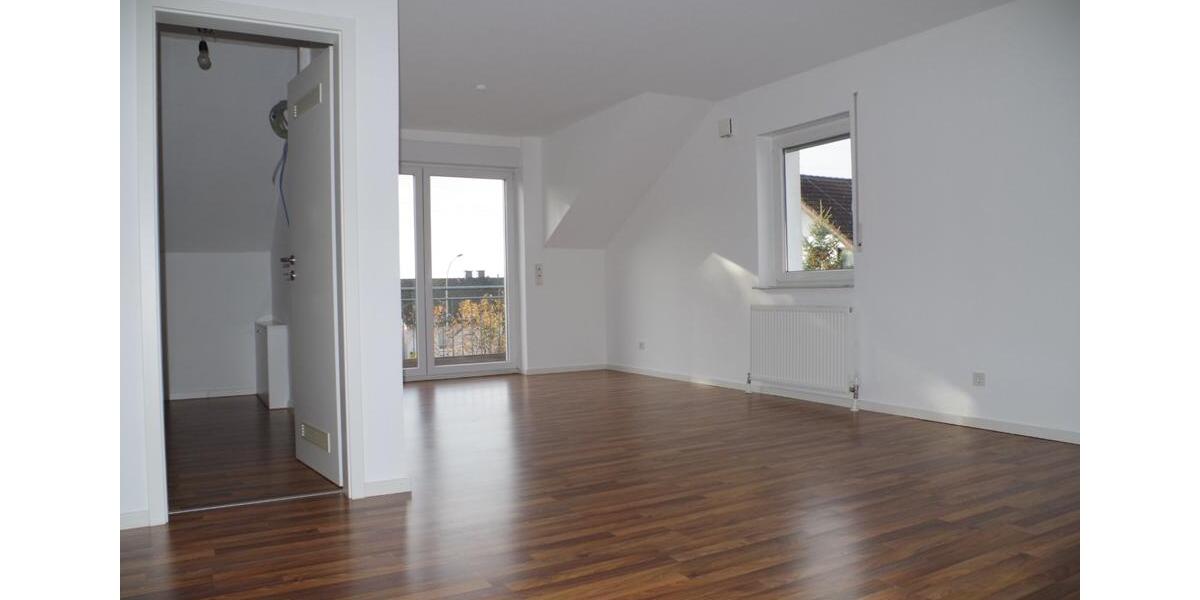 Dachgeschoßwohnung Linden - 3 Zimmer, 98 m&sup2;, 980&euro; | Angebot:25168354