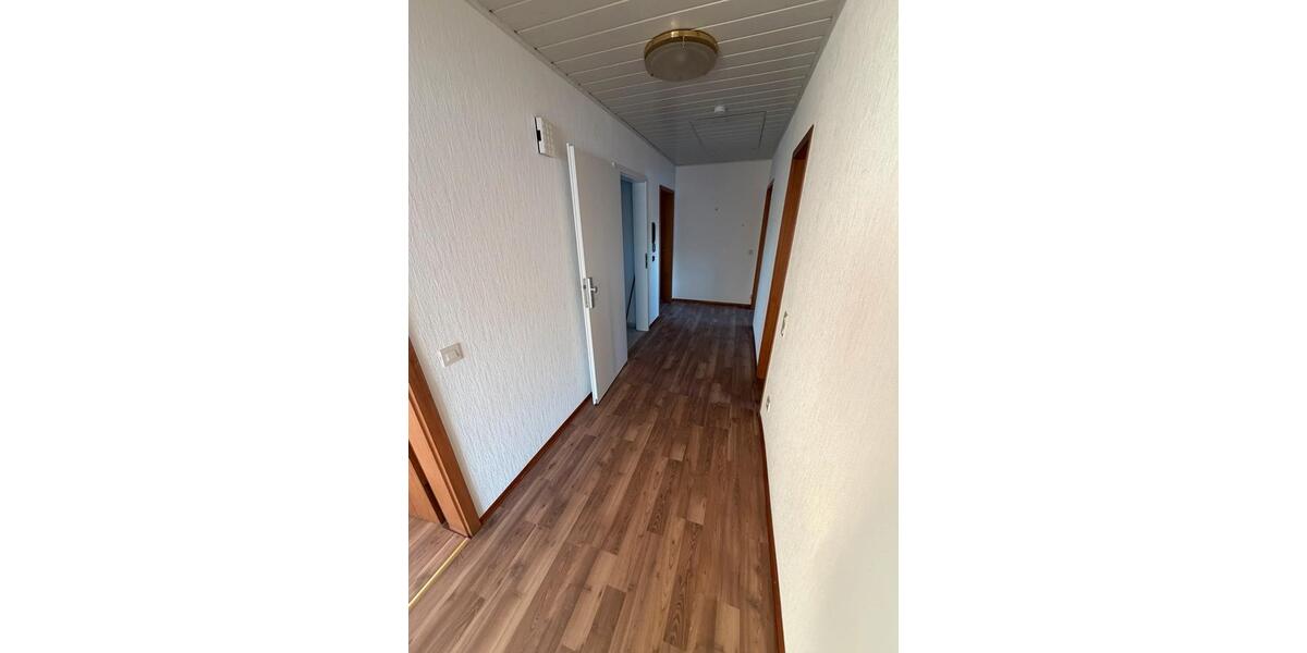 Dachgeschoßwohnung Weilburg - 4 Zimmer, 90 m&sup2;, 780&euro; | Angebot:26623480