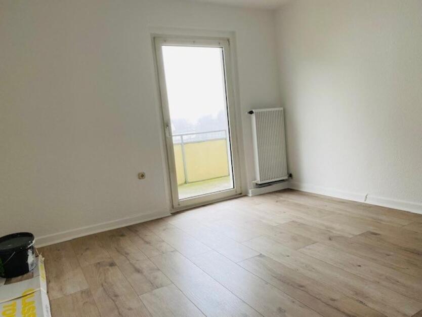 2 – Zimmerwohnung ca.61 m², mit Balkon + Garage, zu vermieten zimmer
