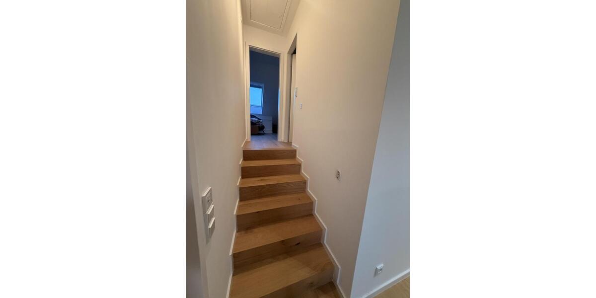 Reihenhaus München Bogenhausen - 7 Zimmer, 130 m&sup2;, 3.690&euro; | Angebot:25844361