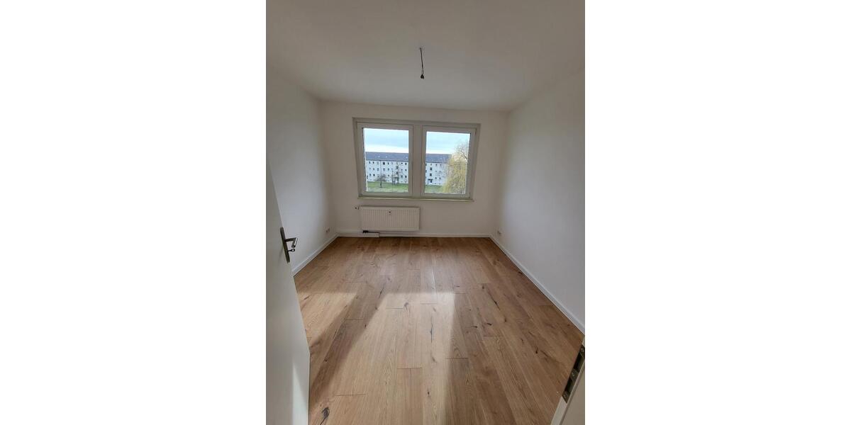 Etagenwohnung Bitterfeld-Wolfen Bitterfeld - 5 Zimmer, 117 m&sup2;, 819&euro; | Angebot:26445689
