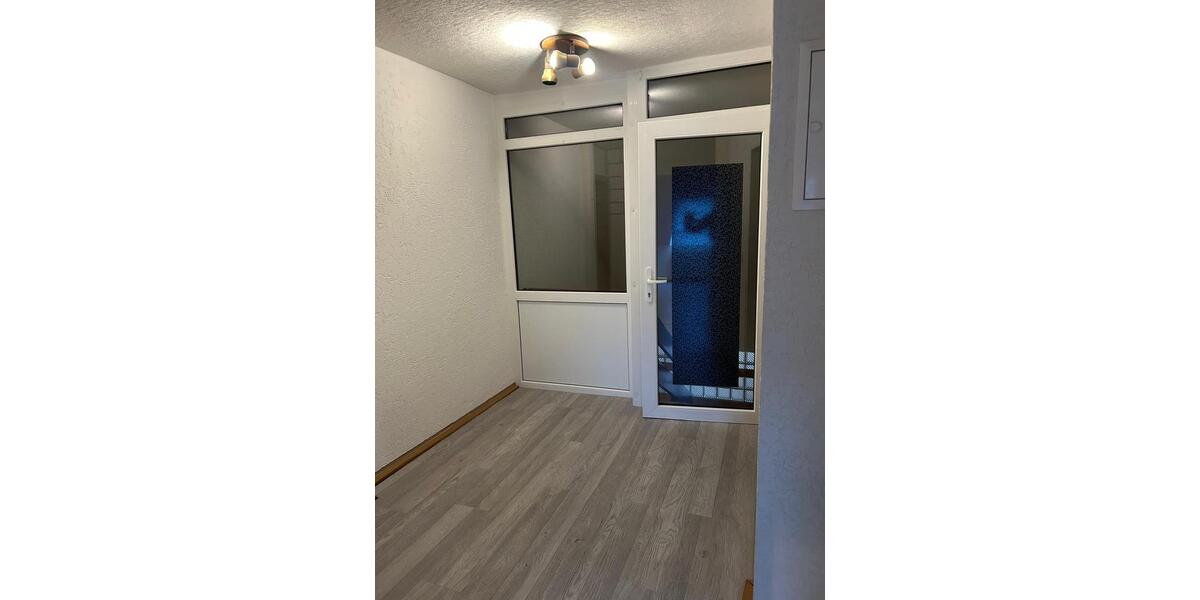 Etagenwohnung Bad Wildungen - 5 Zimmer, 125 m&sup2;, 1.200&euro; | Angebot:26135602