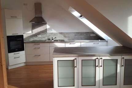 Wohnung Ingolstadt Mitte - 2.5 Zimmer, 93 m&sup2;, 1.350&euro; | Angebot:26732286