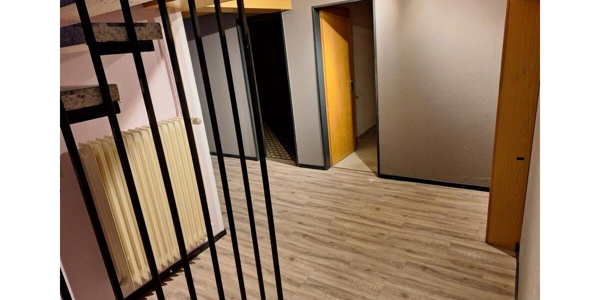 Erdgeschosswohnung mit Keller, Terrasse, Garage und Garten 3 zimmer