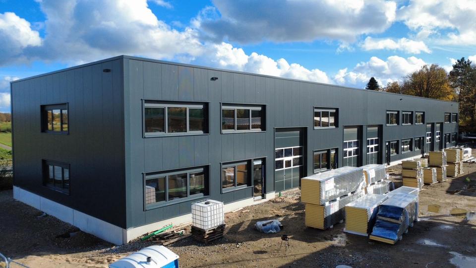 Neubau Gewerbehallen Lagerhallen mit optionaler Büroeinheit zimmer